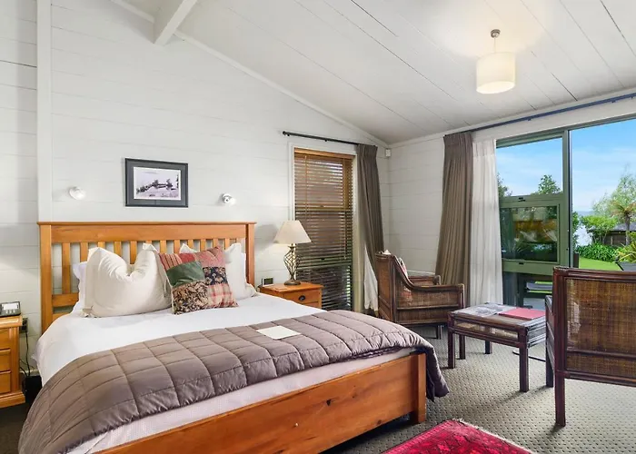 Koura Bed & Breakfast 5*