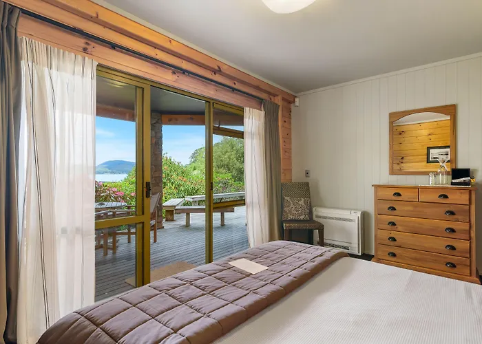 Koura Bed & Breakfast 5*