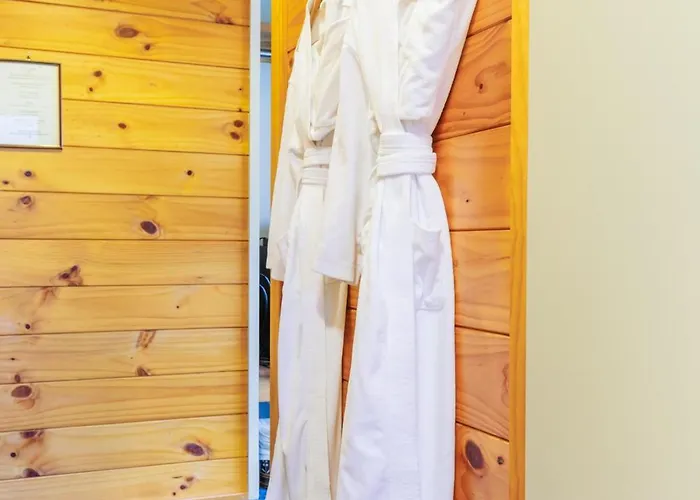 Koura Bed & Breakfast 5*